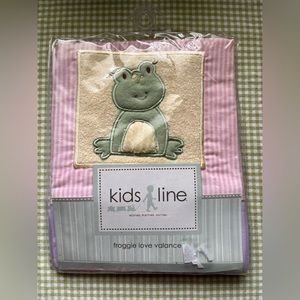 Kids Line Froggie Love Valance. New in package.